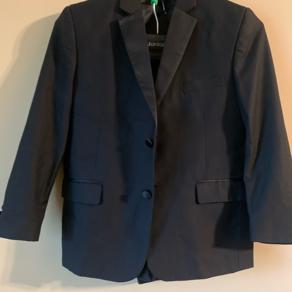 Black Suit - Picture 10 of 11